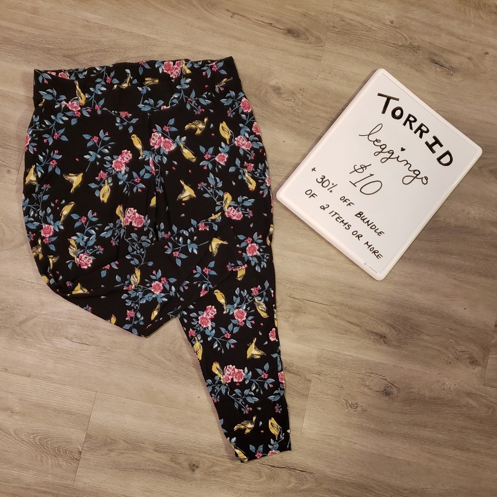 Torrid 3/4 Leggings